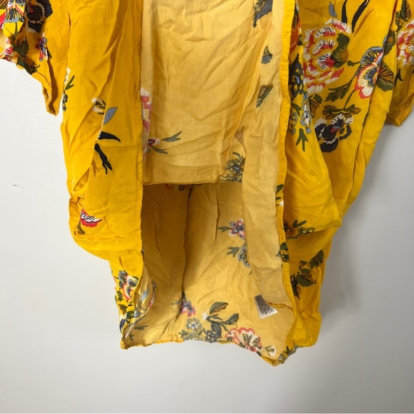 Old Navy Mustard Floral Short Sleeve V-neck Relaxed Fit Blouse women Size XXL - Picture 9 of 10